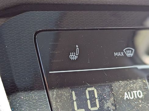 New 2026 Volkswagen Taos SE image 20