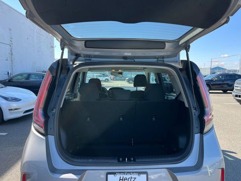 Used 2025 Kia Soul LX w/ LX Technology Package image 29