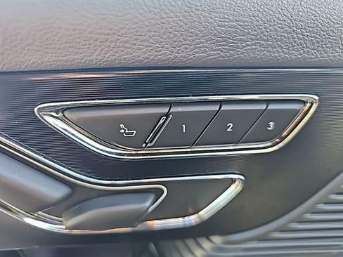 Used 2020 Lincoln Corsair FWD w/ Equipment Group 101A image 11