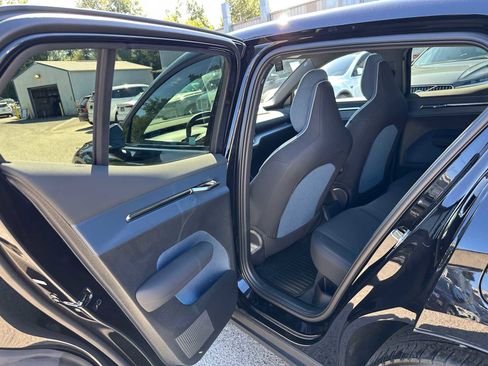 New 2025 Volvo EX30 Plus w/ Protection Package Premier image 16