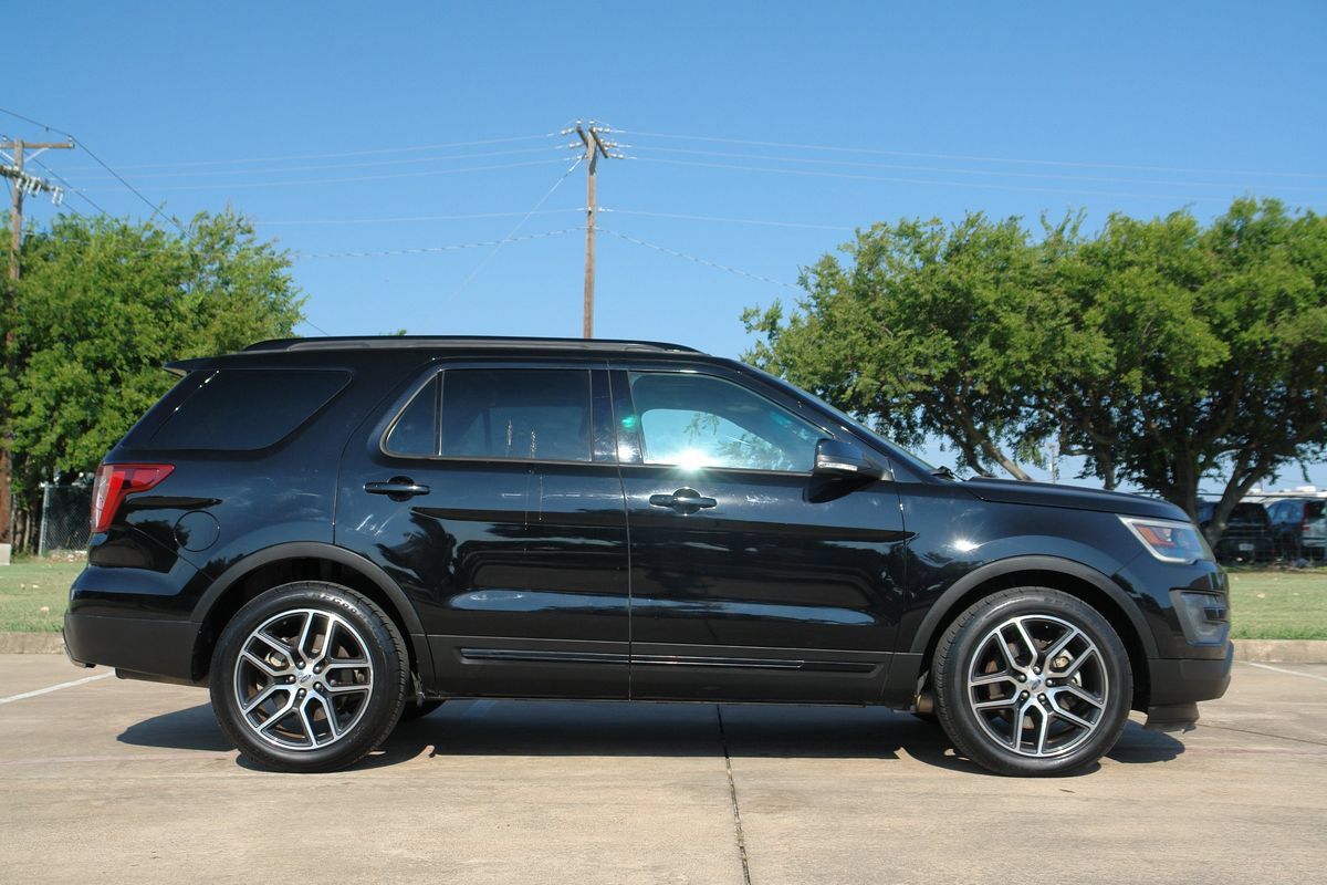Used 2016 Ford Explorer Sport w/ Equipment Group 401A AWD/4WD image 5