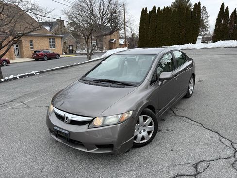Used 2009 Honda Civic LX image 1