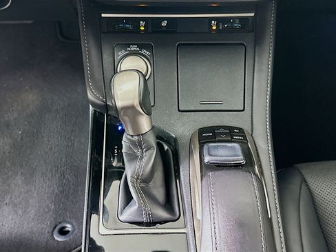 Used 2017 Lexus ES 350 w/ Navigation System Package image 24