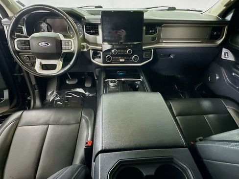 Used 2022 Ford Expedition XLT image 17