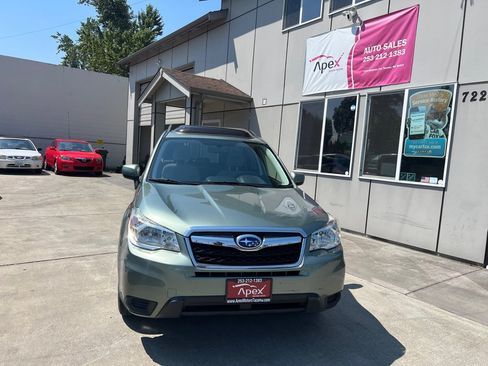 Used 2014 Subaru Forester 2.5i Premium w/ All-Weather Package AWD/4WD image 2