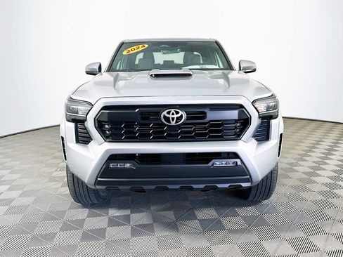 Used 2024 Toyota Tacoma TRD Sport AWD/4WD image 4