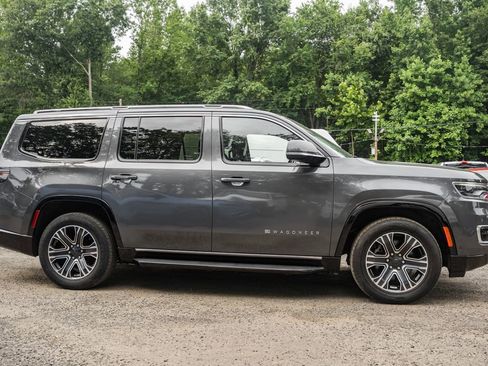 Used 2022 Jeep Wagoneer Series III image 3
