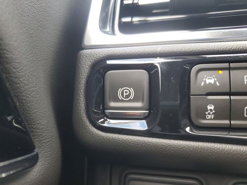 New 2026 GMC Yukon Denali w/ Sun & Power Step Package image 31