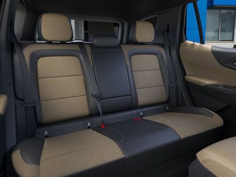 New 2026 Chevrolet Equinox ACTIV AWD/4WD image 17
