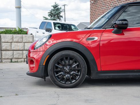 Used 2020 MINI Cooper 2-Door Hardtop FWD image 4