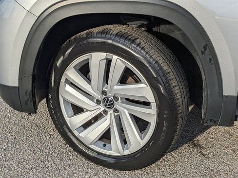 Certified 2023 Volkswagen Atlas Cross Sport SE w/ Panoramic Sunroof Package image 35