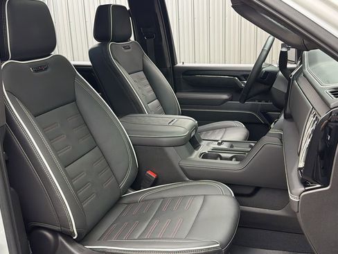 Used 2024 GMC Sierra 2500 AT4X image 41