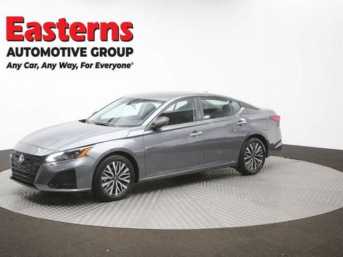 Used 2025 Nissan Altima 2.5 SV FWD image 53