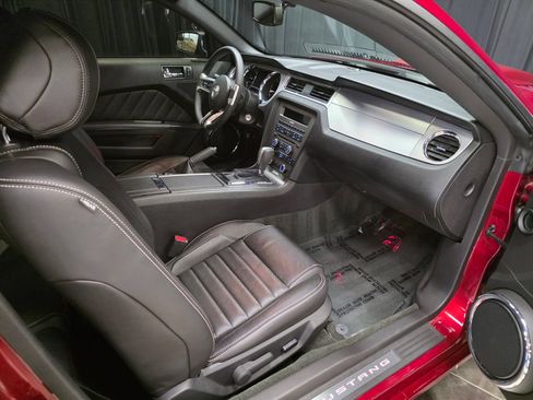 Used 2014 Ford Mustang GT Premium w/ Comfort Package RWD image 32