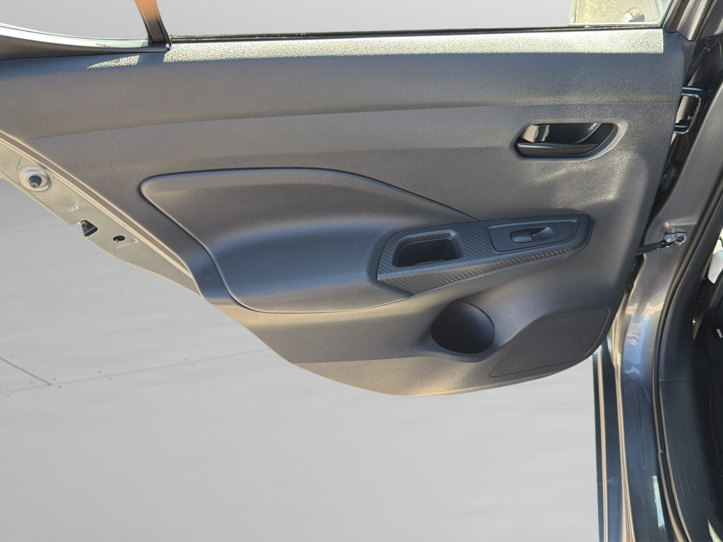 Used 2022 Nissan Versa S FWD image 14