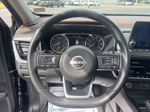 Used 2023 Nissan Rogue SL image 10