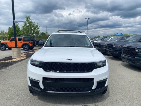 Certified 2023 Jeep Grand Cherokee L Limited w/ Black Appearance Package AWD/4WD image 6