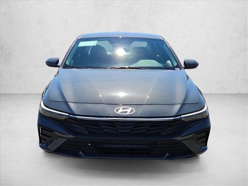 New 2026 Hyundai Elantra SE FWD image 2