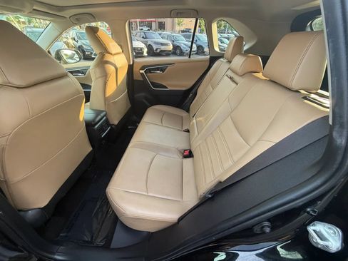 Used 2019 Toyota RAV4 Limited AWD/4WD image 21