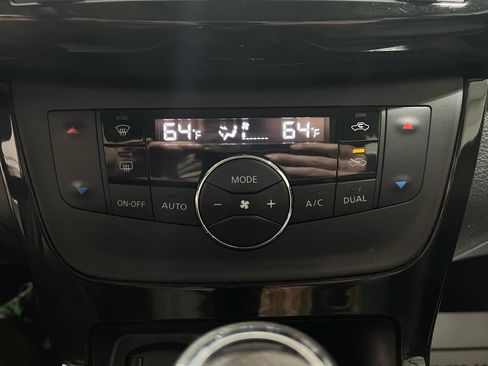 Used 2016 Nissan Sentra SL image 16