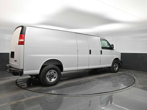 New 2026 GMC Savana 3500 Extended RWD image 8