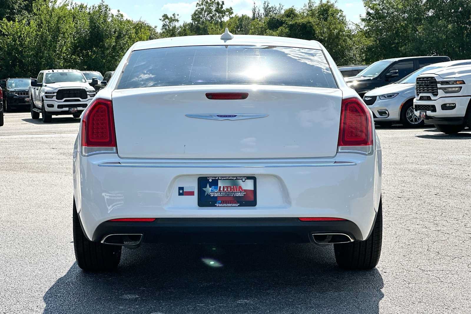 Used 2019 Chrysler 300 Touring L w/ Quick Order Package 22F AWD/4WD image 14