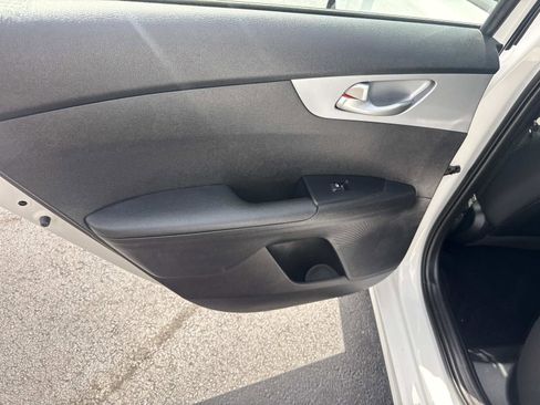 Used 2023 Kia Forte LXS w/ LXS Technology Package FWD image 14