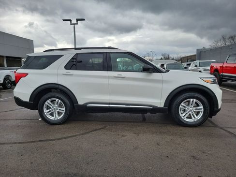 Certified 2023 Ford Explorer XLT w/ Equipment Group 202A image 3
