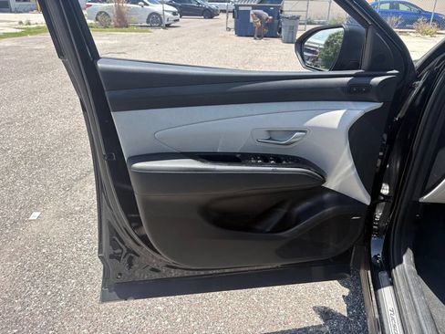 Used 2025 Hyundai Tucson Limited AWD/4WD image 10
