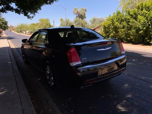 Used 2019 Chrysler 300 Limited AWD/4WD image 13