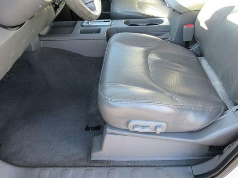 Used 2008 Nissan Frontier LE w/ Leather Pkg image 21