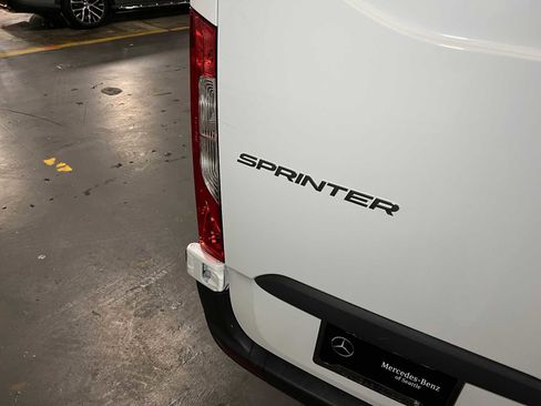Used 2025 Mercedes-Benz Sprinter 2500 image 15