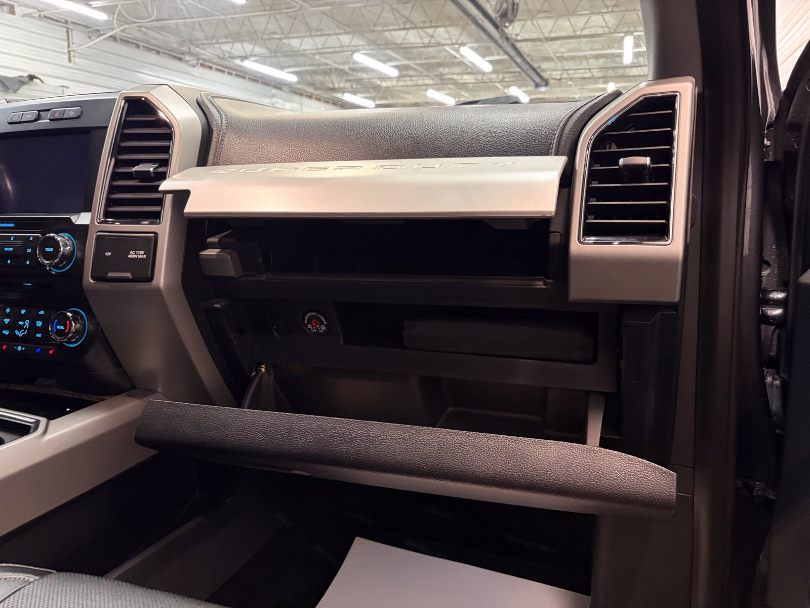 Used 2018 Ford F350 Lariat w/ Lariat Ultimate Package AWD/4WD image 30
