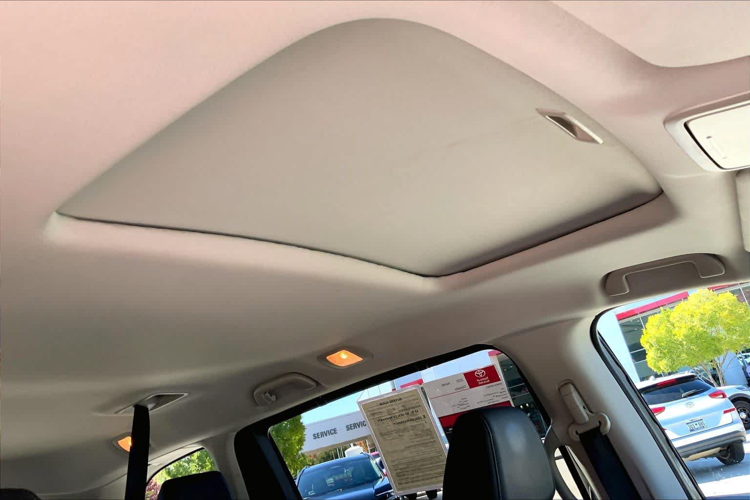 Used 2025 Honda Odyssey EX-L image 13