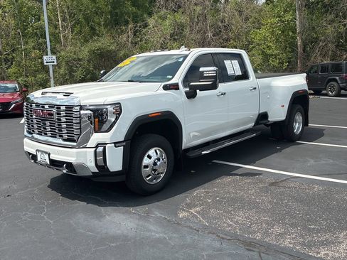 Used 2025 GMC Sierra 3500 Denali w/ Denali Reserve Package AWD/4WD image 5