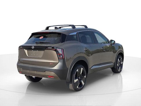 New 2026 Nissan Kicks SR image 5