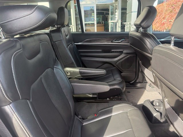 Used 2023 Jeep Grand Cherokee L Limited AWD/4WD image 27