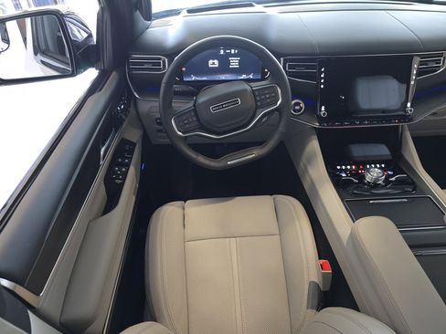 New 2026 Jeep Grand Wagoneer L Summit AWD/4WD image 31