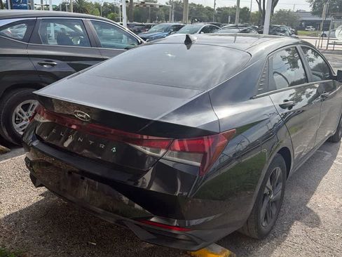 Used 2022 Hyundai Elantra SEL FWD image 13