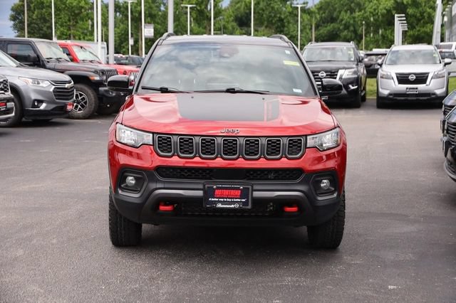 Used 2025 Jeep Compass Trailhawk AWD/4WD image 4