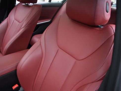 Used 2024 BMW 330i Sedan w/ Convenience Package image 11