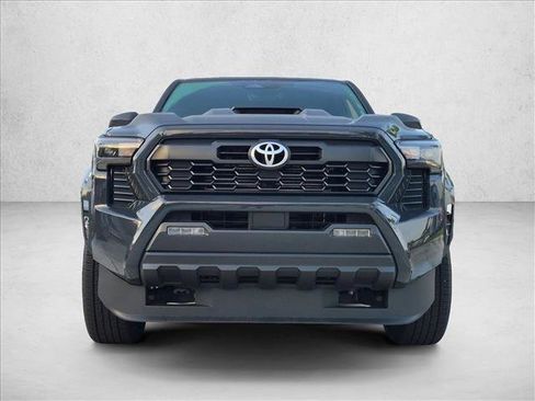 Certified 2024 Toyota Tacoma SR5 AWD/4WD image 2