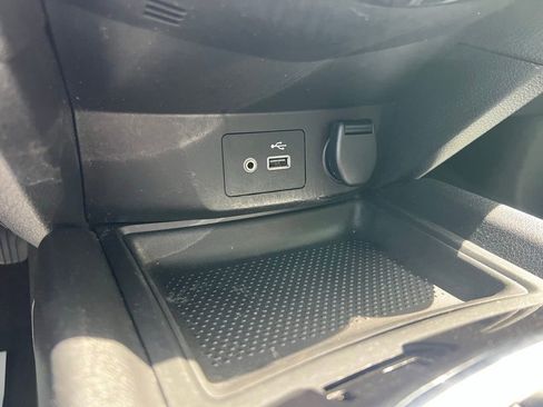 Used 2020 Nissan Rogue S FWD image 25