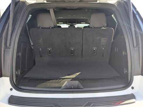 Used 2023 GMC Yukon SLT image 11