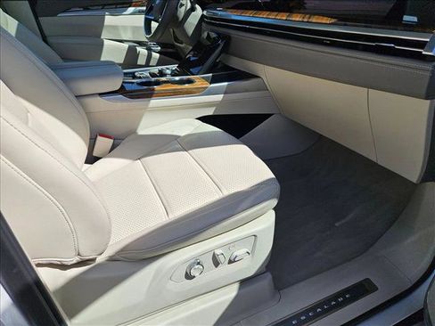 Used 2025 Cadillac Escalade Premium Luxury Platinum w/ LPO, Floor Liner Package AWD/4WD image 22