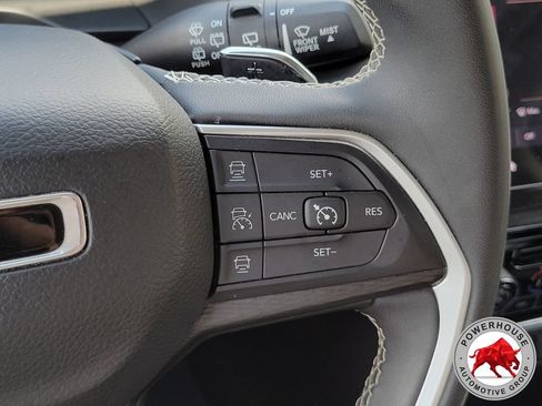 Used 2023 Jeep Grand Cherokee L Laredo AWD/4WD image 30