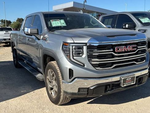 Used 2025 GMC Sierra 1500 SLT w/ SLT Premium Plus Package AWD/4WD image 2