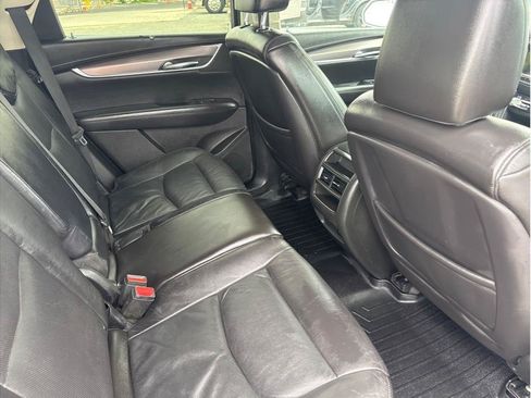 Used 2017 Cadillac XT5 Luxury FWD image 9