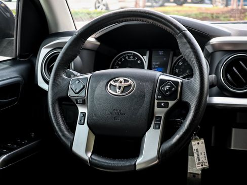 Used 2021 Toyota Tacoma SR5 RWD image 18