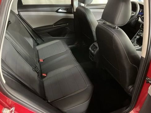 Certified 2023 Volkswagen Taos SE w/ Panoramic Sunroof Package AWD/4WD image 6